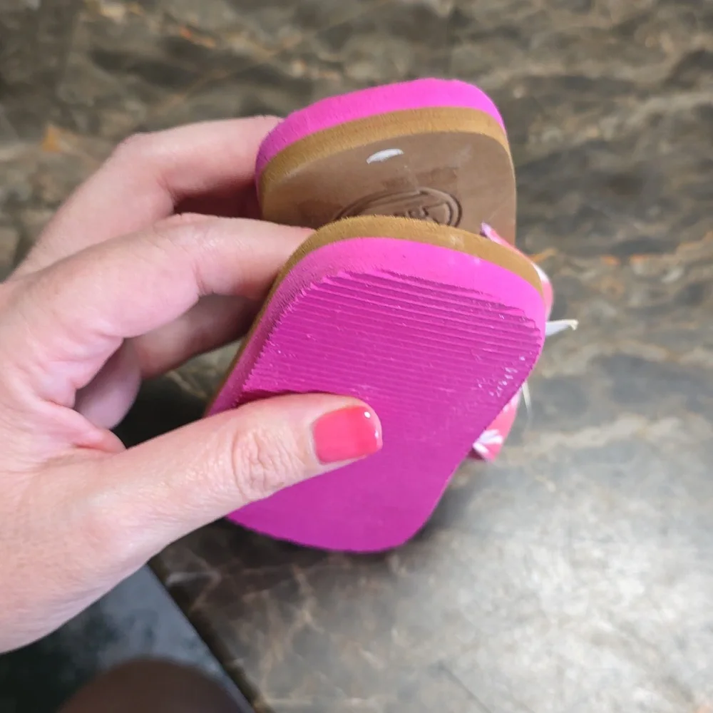 Pink Palm Tree Flip‎ flops  Size 8